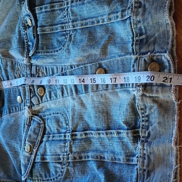VINTAGE/ retro distressed Lee jean jacket. See measurements. Couple stains. - Picture 15 of 16
